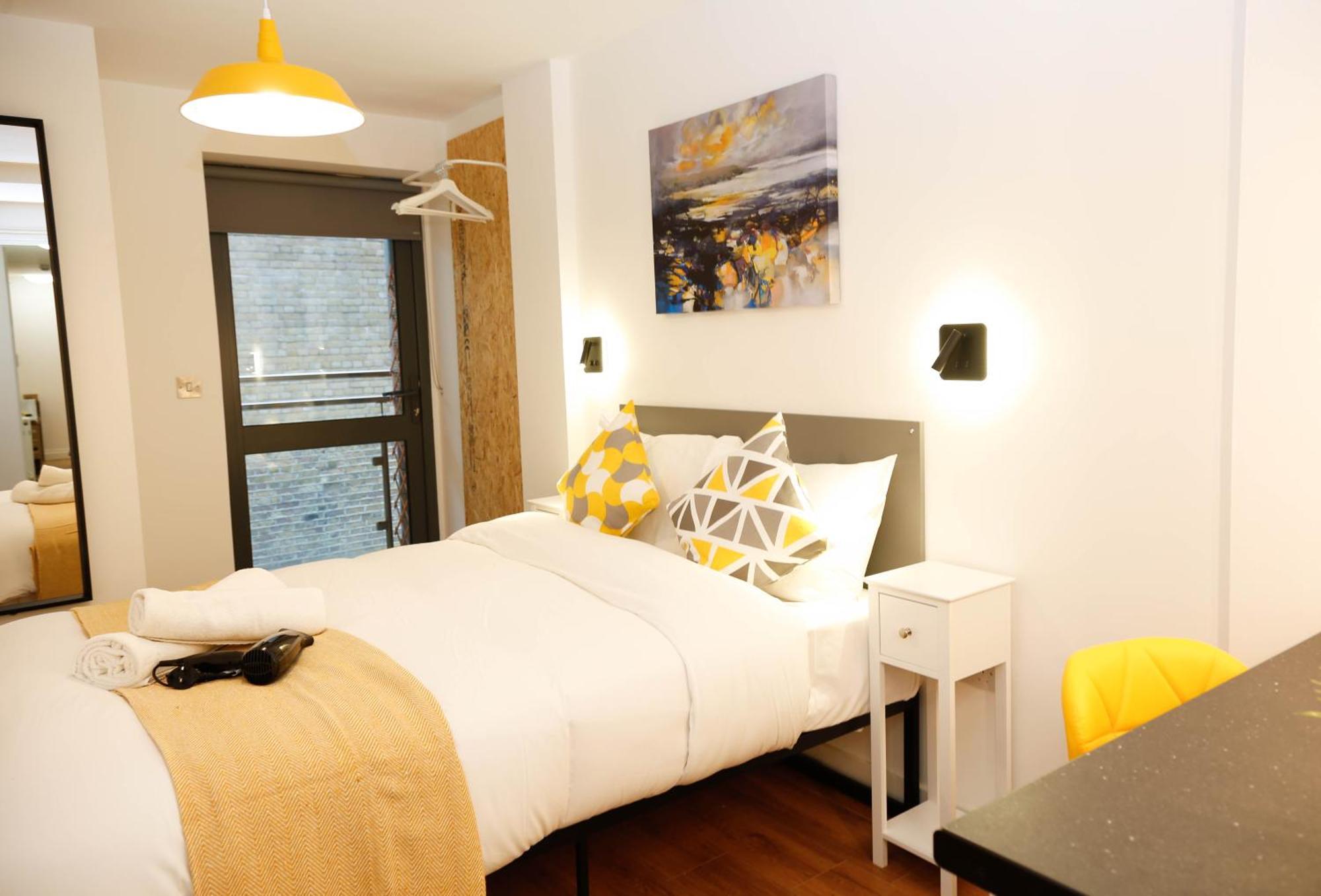 New Luxury Rooms In The Heart Of London Next To Shops, Cafes, Bars & Metro With Shared Bathrooms Exterior photo