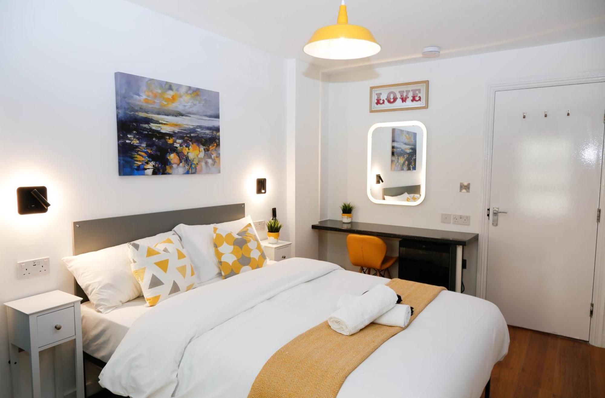 New Luxury Rooms In The Heart Of London Next To Shops, Cafes, Bars & Metro With Shared Bathrooms Exterior photo