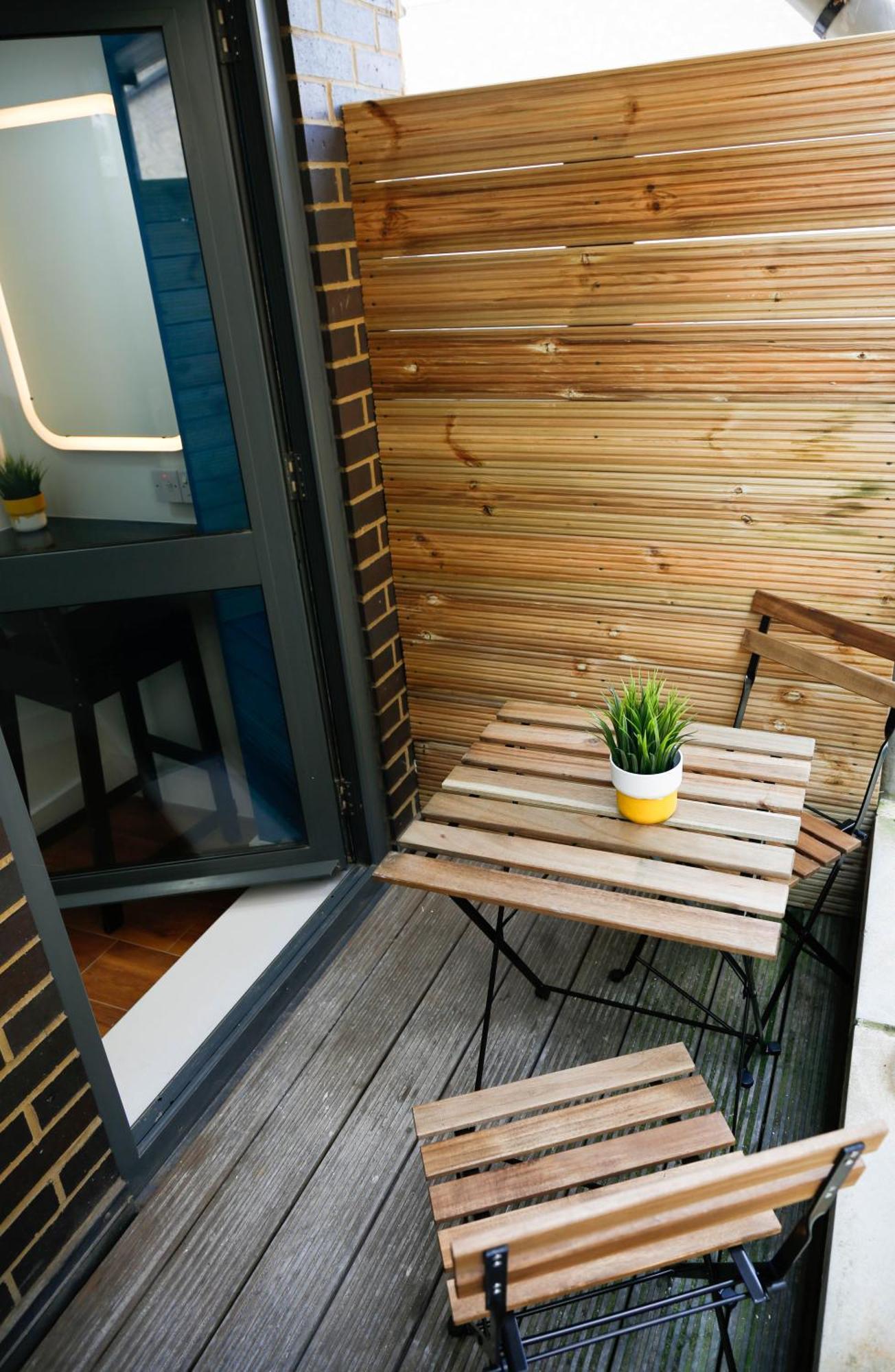 New Luxury Rooms In The Heart Of London Next To Shops, Cafes, Bars & Metro With Shared Bathrooms Exterior photo