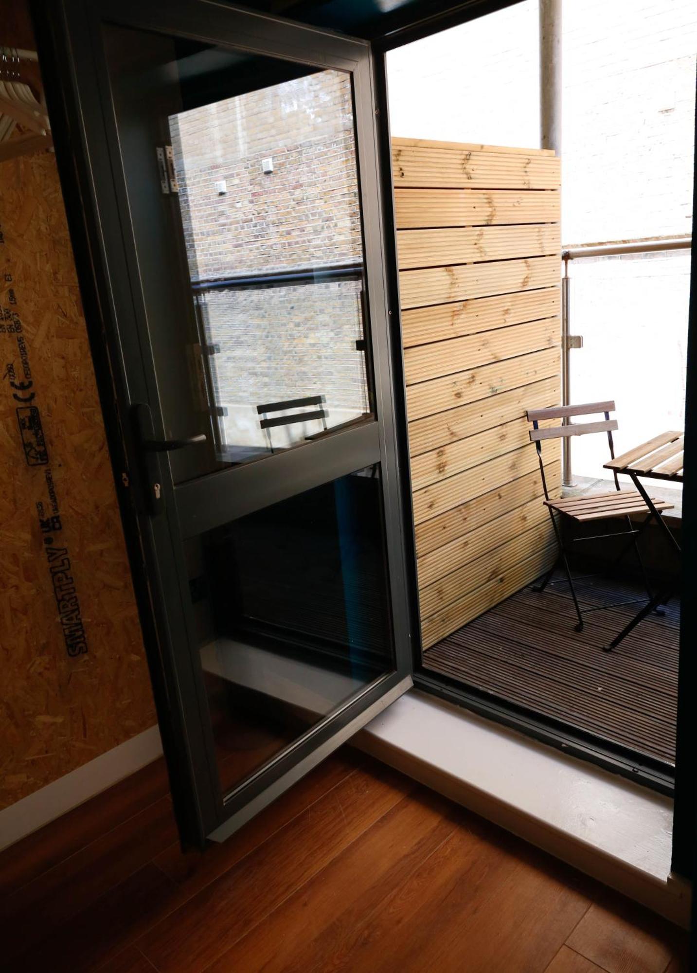 New Luxury Rooms In The Heart Of London Next To Shops, Cafes, Bars & Metro With Shared Bathrooms Exterior photo