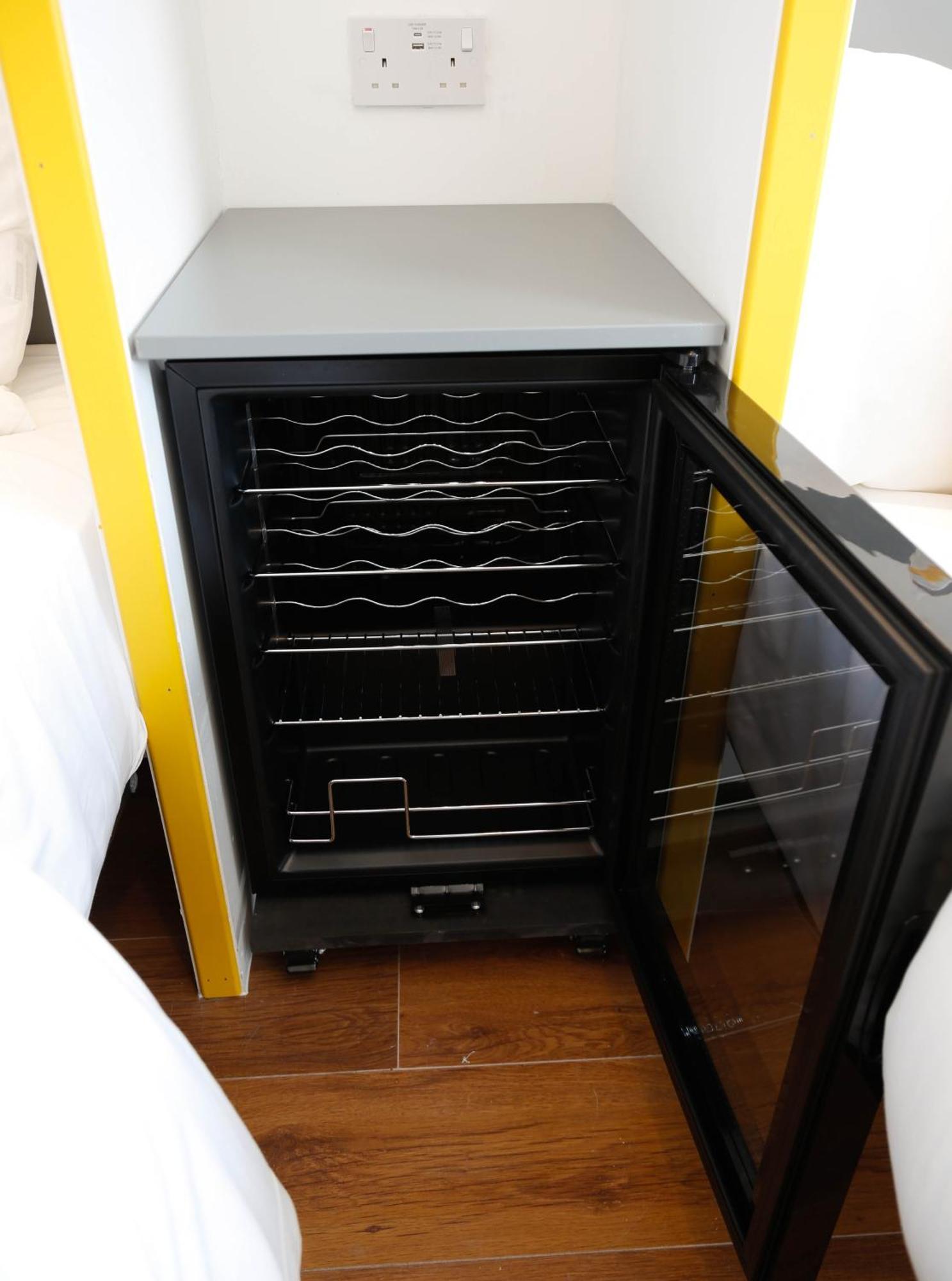New Luxury Rooms In The Heart Of London Next To Shops, Cafes, Bars & Metro With Shared Bathrooms Exterior photo